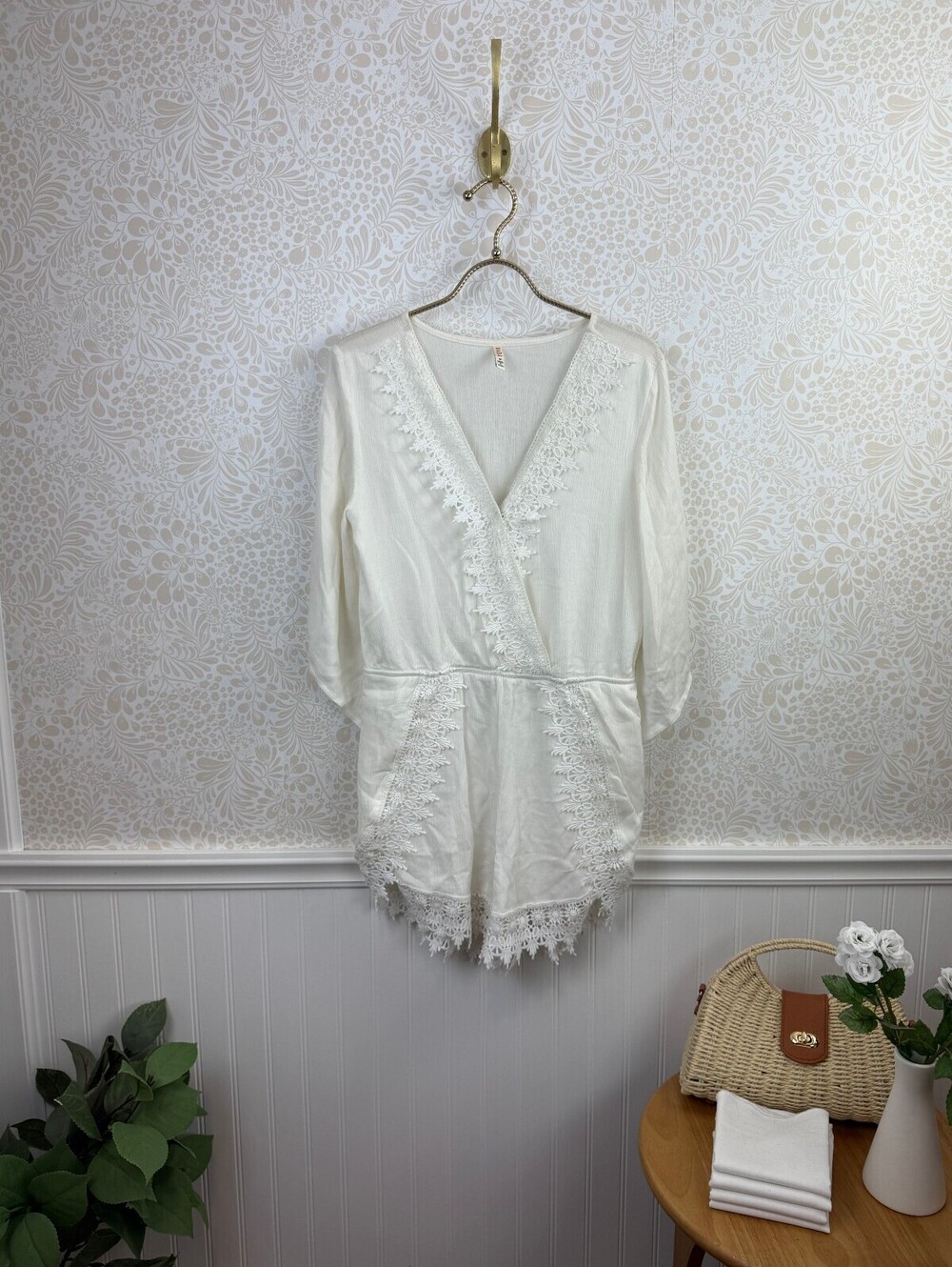 RAGA White Lace Trim Long Sleeve Boho Lined 4" Romper - Size - Medium